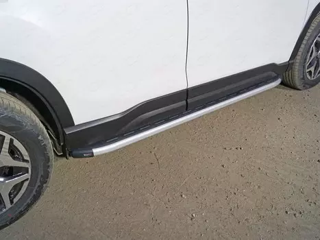 Боковые подножки, пороги алюминиевые с пластиковой накладкой 1720 мм Компания ТСС SUBFOR18-32AL Subaru Forester (SK) 2018-