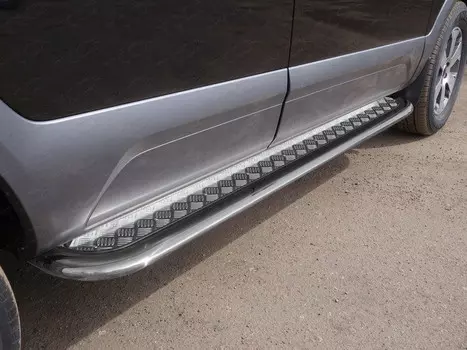 Боковые подножки, пороги овальные гнутые с площадкой 75х42 мм Компания ТСС KIAMOH17-17 KIA Mohave 2016-