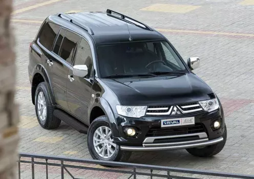 Боковые подножки, пороги "Premium-Black" (алюминий, черный) Rival A173ALB.4003.1 Mitsubishi Pajero Sport 2008 - 2016