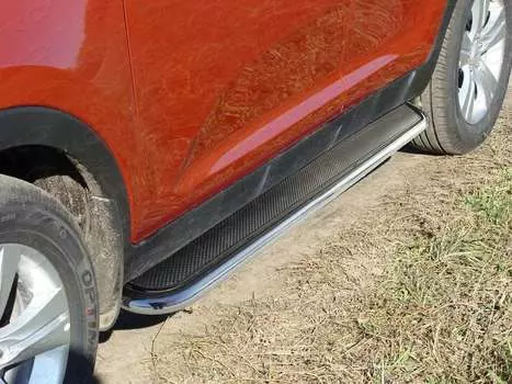 Боковые подножки, пороги с площадкой 42,4 мм (нержавеющая сталь) Компания ТСС KIASPORT10-08 KIA Sportage III (SL) 2010 - 2013