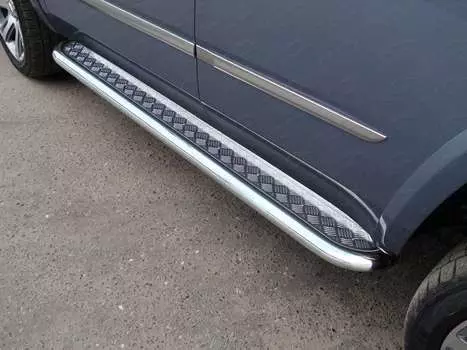 Боковые подножки, пороги с площадкой (диаметр 60,3 мм) Компания ТСС CADESC15-12 Cadillac Escalade 2015