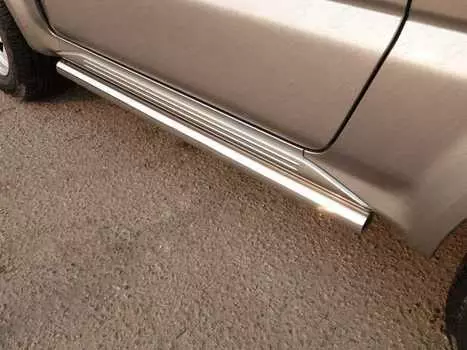 Боковые подножки, пороги труба (диаметр 60,3 мм) Компания ТСС SUZJIM16-25 Suzuki Jimny 2012-2018