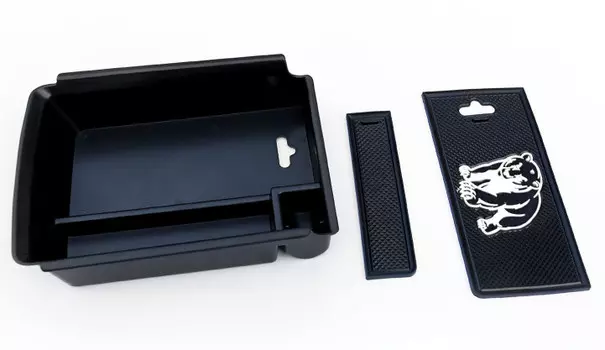 Бокс в подлокотник с мишкой (белый, красный) Skoda Karoq 2020 (Шкода Карок)