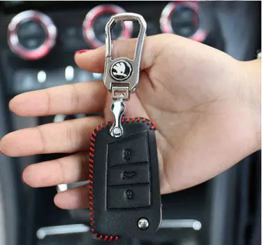 Чехол для ключа (кожа, черный, коричневый) Skoda Karoq 2020 (Шкода Карок)