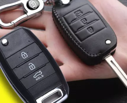 Чехол кожаный для выкидного ключа (черный) для KIA Sportage IV 2016 -