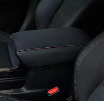 Чехол на подлокотник (черный с красным) для Honda C-RV 2017-