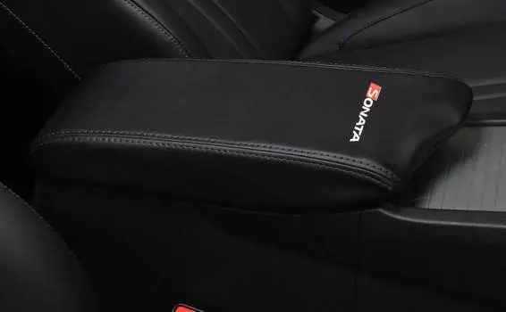 Чехол на подлокотник, черный You Qiang QNG00105 для Hyundai Sonata (8G) DN8 2020-