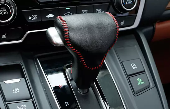 Чехол на ручку КПП (экокожа) для Honda CRV 2017 -