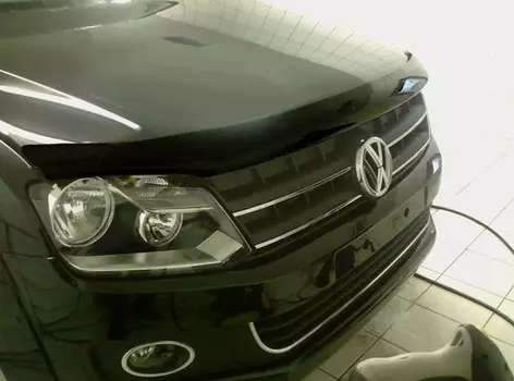 Дефлектор капота, темный SIM SVOAMA1012 Volkswagen Amarok 2010-
