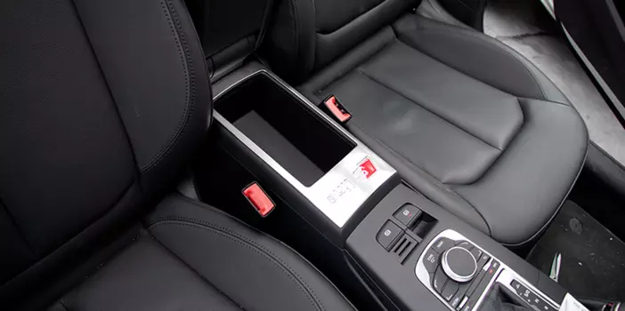 Декоративная накладка на центральный тоннель для AUDI A3 2016 -