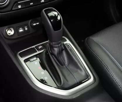 Декоративная накладка на кпп для Hyundai Creta (Крета) 2016 -