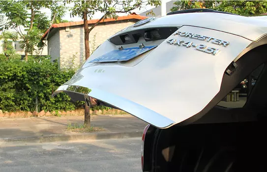 Декоративная накладка на кромку багажной двери (хром) для Subaru Forester 2013 - 2015