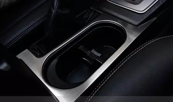 Декоративная накладка на подстаканик для Subaru XV (2011 - 2017)