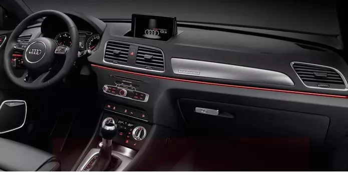 Декоративный молдинг на торпеду для AUDI Q3 2016 -