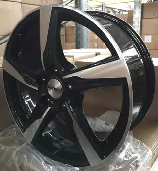 Диск колесный Carwel Бараус 201 7xR17 5x114.3 ET45 ЦО67.1 черный с полированной лицевой частью 98429