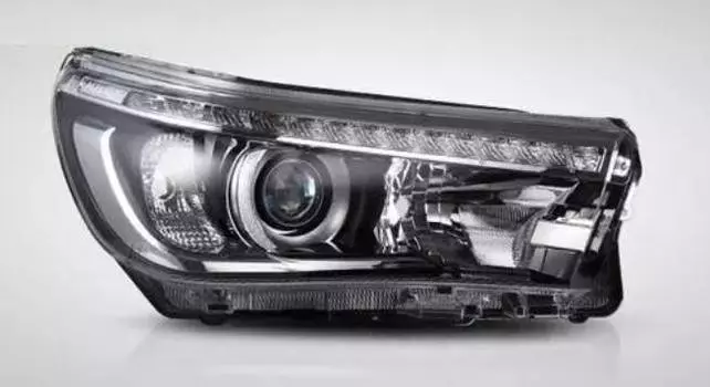 Фара передняя Vland VLN00131 для Toyota Hilux 2015 - 2020