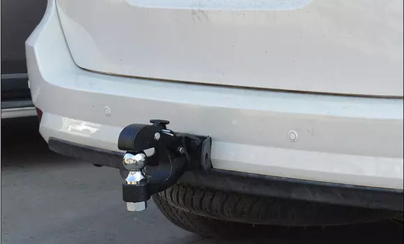 Фаркоп с крюком типа шар для Toyota Fortuner 2017-