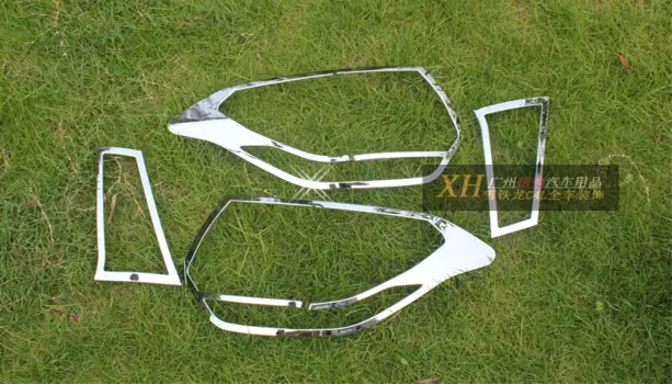 Хром накладки на задние фонари для Citroen C4 Седан 2013 - 2016