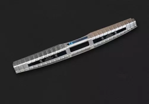 Хромированная накладка на нижний край багажника (синий) для Peugeot 3008 2017-