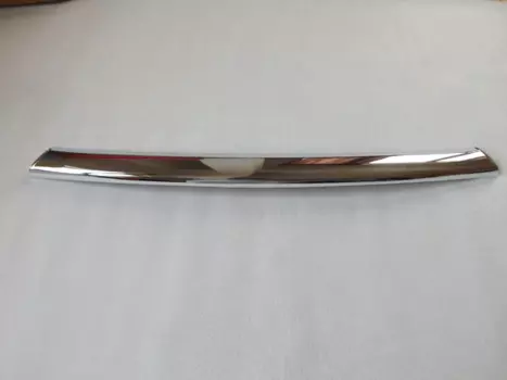 Хромированная накладка, на нижнюю губу переднего бампера