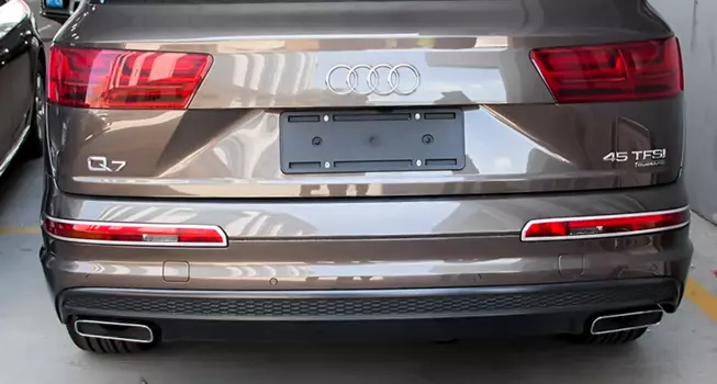 Хромированная накладка на задние катафоты для AUDI Q7 2016 -