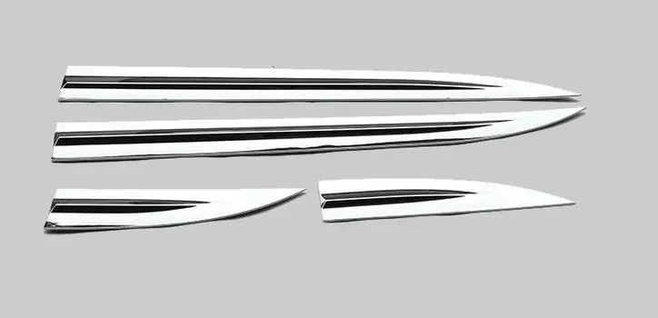 Хромированные молдинги на двери