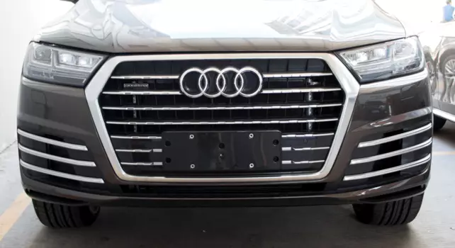 Хромированные накладки на передние противотуманные фары для AUDI Q7 2016 -