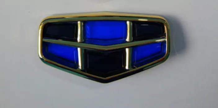 Эмблема "Geely" для Geely Atlas 2018 -