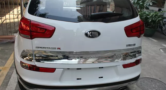 Комплект декоративных накладок на дверь багажника (надпись "SportageR", хром) для Kia Sportage III 2010-2015