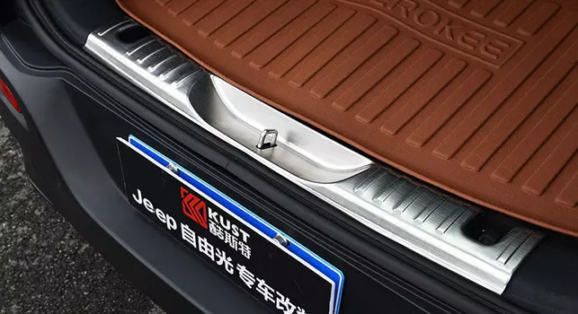 Комплект накладок на порог багажника для Jeep Сherokee 2015 -