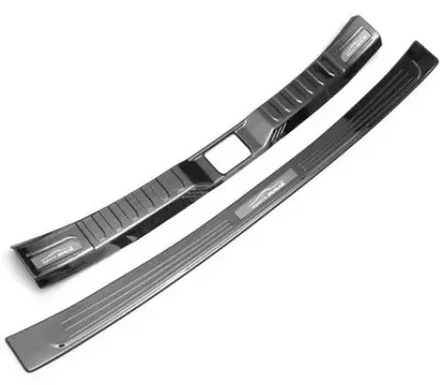 Комплект накладок на порог багажника (с логотипом, черные) Toyota RAV4 2019-