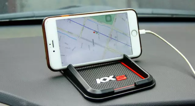 Коврик антискользящий на торпеду для KIA Sportage IV 2016-