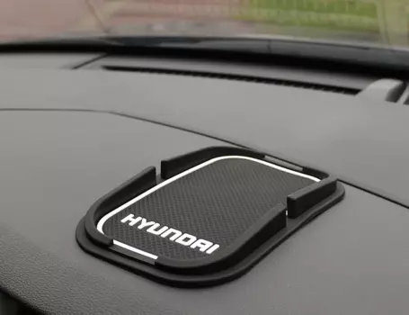 Коврик на торпеду Hyundai