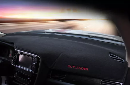 Коврик - накидка на торпеду противобликовая OUTLANDER