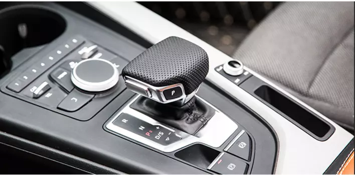 Кожаная накладка на рычаг для AUDI Q7 2016 -