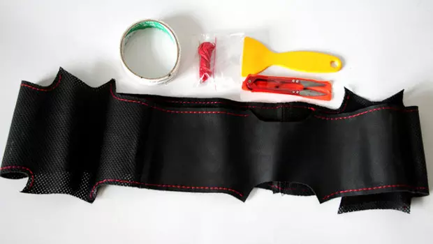 Кожаная оплетка руля для Geely Emgrand X7 2019, 2020 -