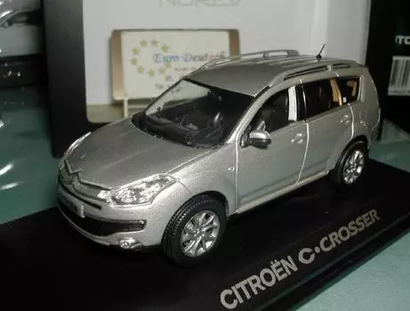 Модель Citroen C-Crosser в масштабе 1:43