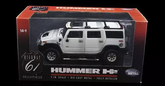 Модель Highway 61 HUMMER H2 в масштабе 1:18