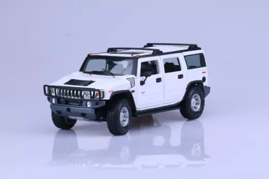 Модель HUMMER H2 в масштабе 1:18