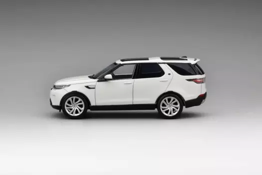Модель Land Rover Discovery 5 в масштабе 1:43