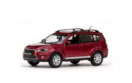 Модель Mitsubishi Outlander 3 XL в масштабе 1:43