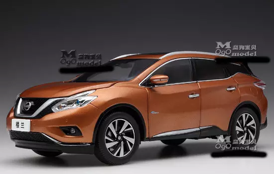 Модель Nissan Murano в масштабе 1:18