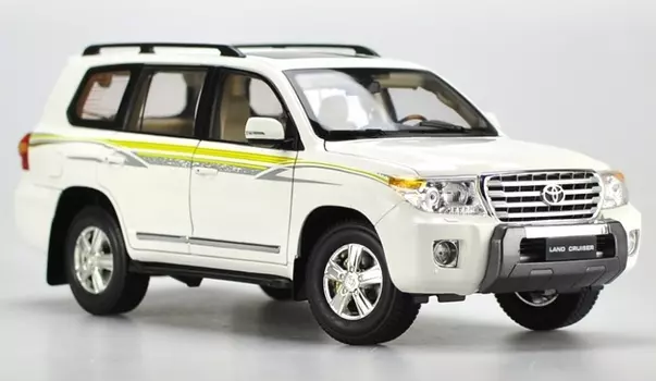 Модель в масштабе 1:18 Toyota Land Cruiser