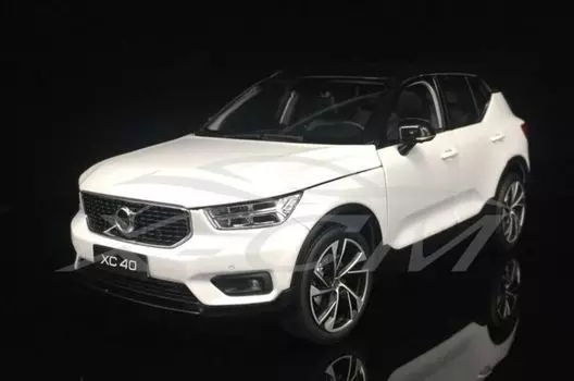 Модель в масштабе 1:18 Volvo XC40 2018 -