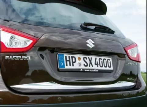 Молдинг задней двери (хром) Suzuki 990E0-61M09-000 для Suzuki SX4 2016 -