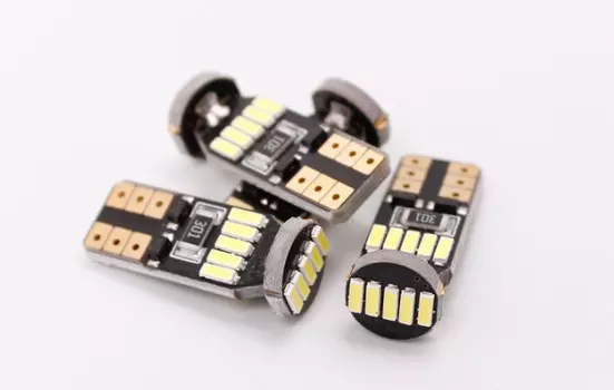 Набор габаритов дверей (LED-лампочки, катафоты, накладки) для Geely Atlas 2018 -