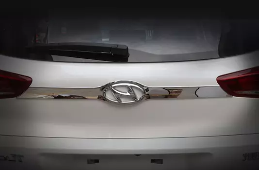 Накладка на багажную дверь на шильдик для Hyundai Tucson (2015- по н.в. )
