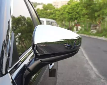 Накладка на боковое зеркало, серебряная XHF-F168 XHF00140 Mazda CX30 2020-