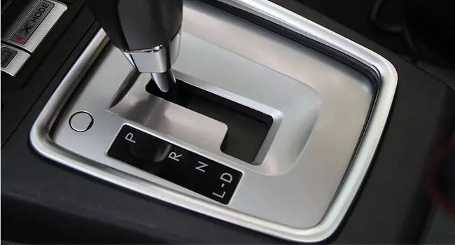 Накладка на панель КПП (серебро) для Subaru Forester 2013 - 2015