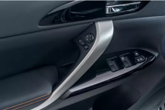 Накладка на панель управления стеклоподъемником (черная) Mitsubishi MZ360571EX для Mitsubishi Eclipse Cross 2018 -